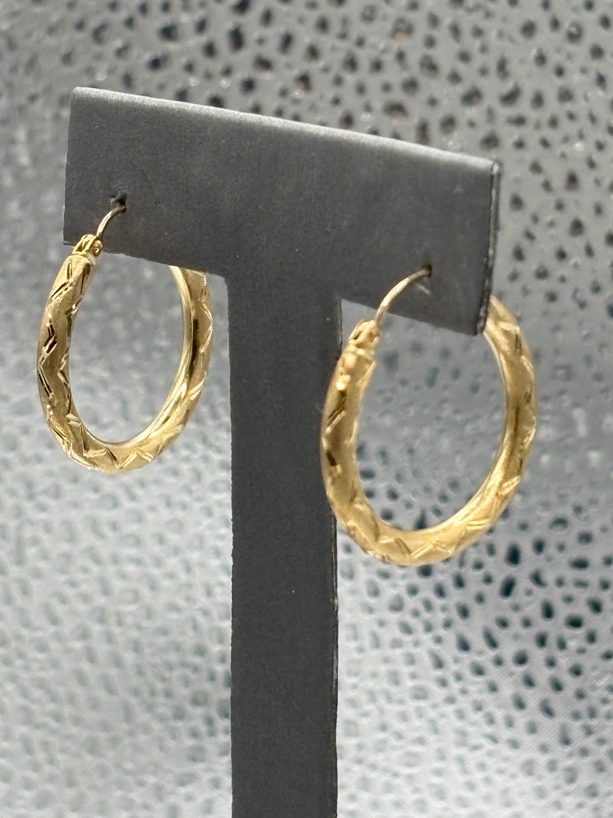 Ladies 14 Karat Yellow Gold Di-Cut Hoop Earrings