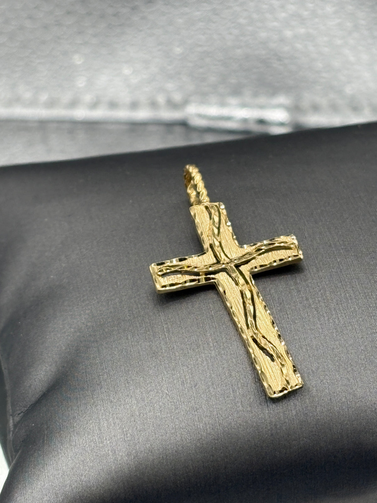 View two of Ladies / Gents 14 Karat Yellow Gold Cross Pendant