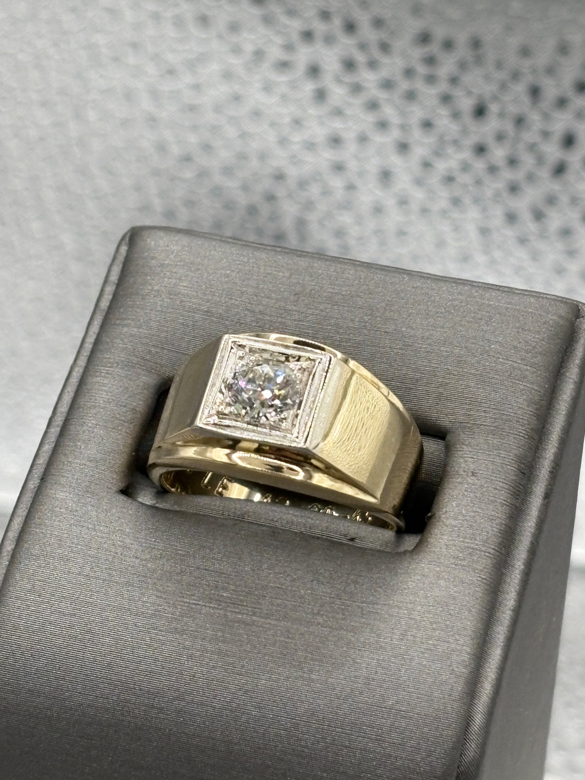 View two of Ladies/Gents Vintage 14 Karat Yellow Gold Diamond Ring