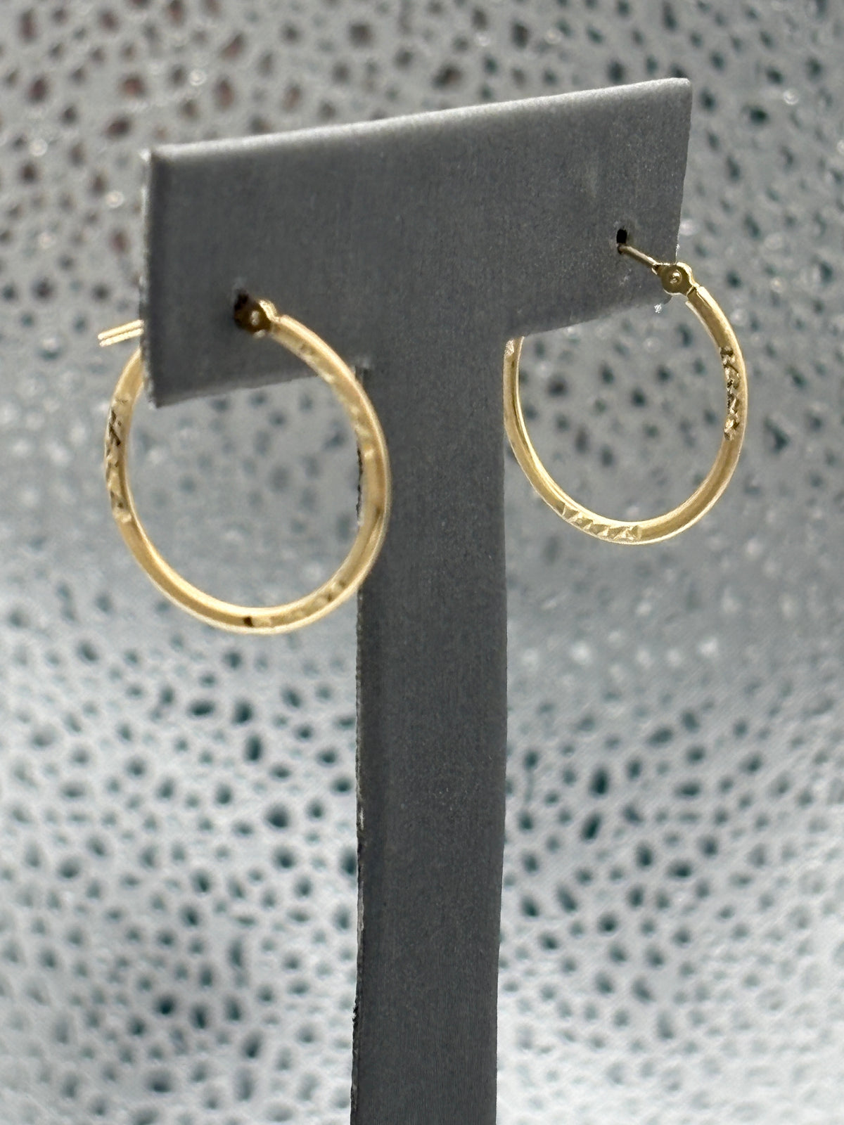 View four of Ladies beautiful 14 Karat Yellow Gold Diamond-Cut Hoop Earrings