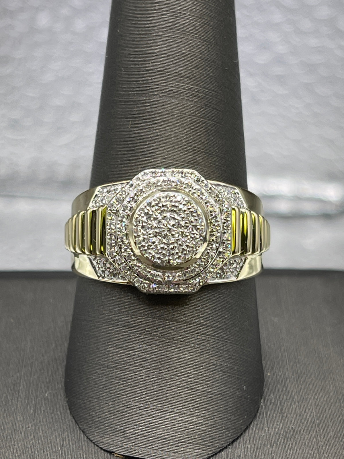Spectacular Gents/Ladies 10 Karat Yellow Gold Diamond Rolex Style Ring