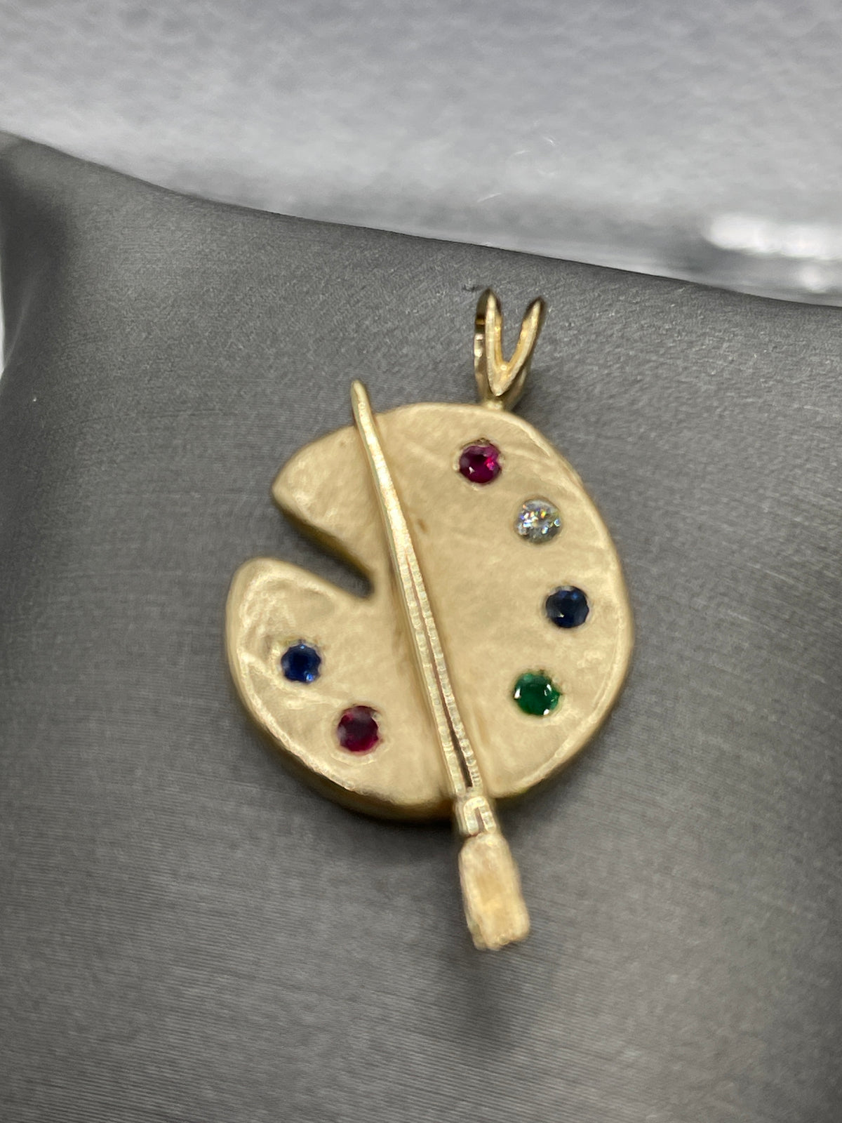 Amazing 14 Karat Yellow Gold Artist’s Palet, Paint and Brush Pendant