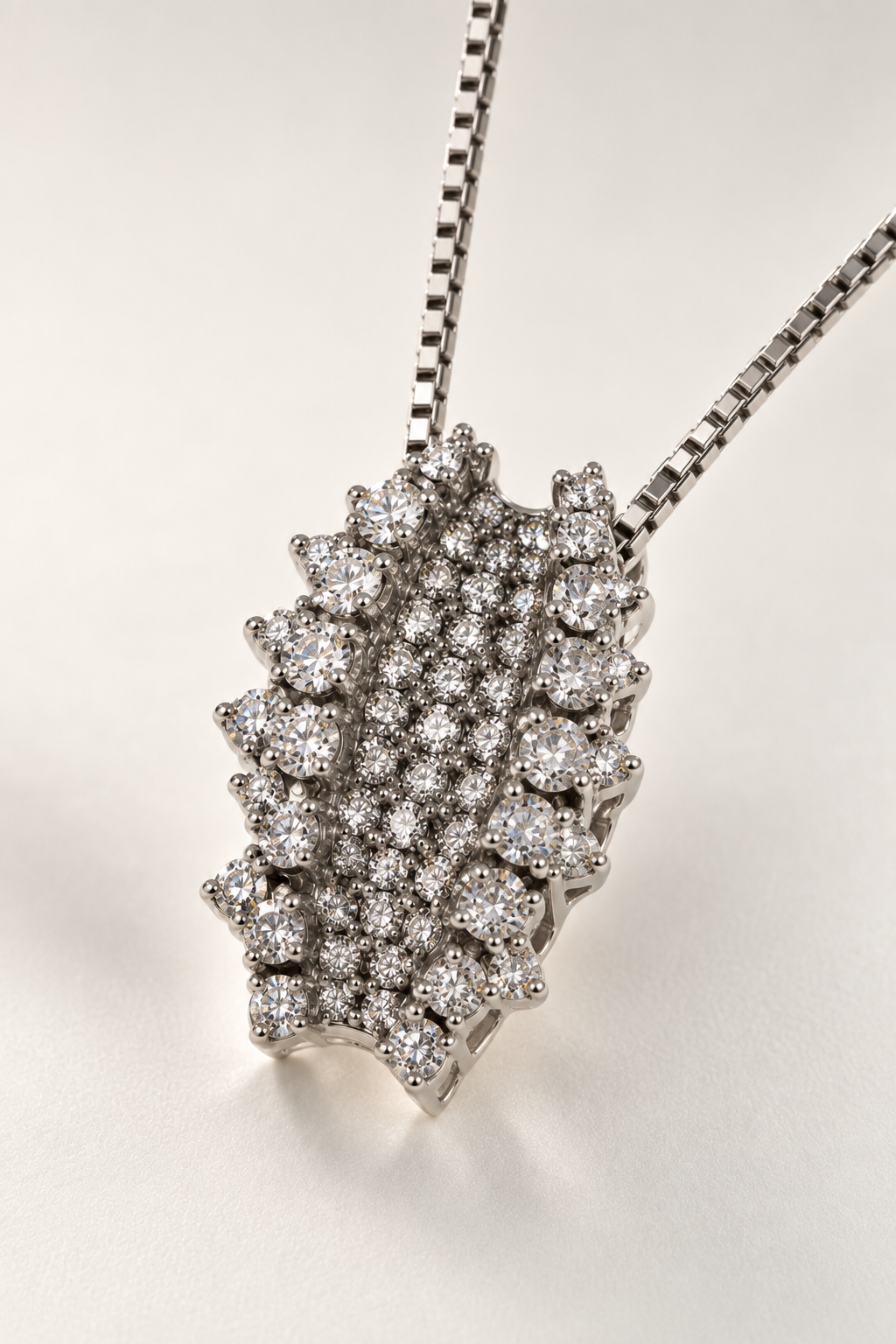 14 Karat White Gold Diamond Cluster Necklace, photo 4