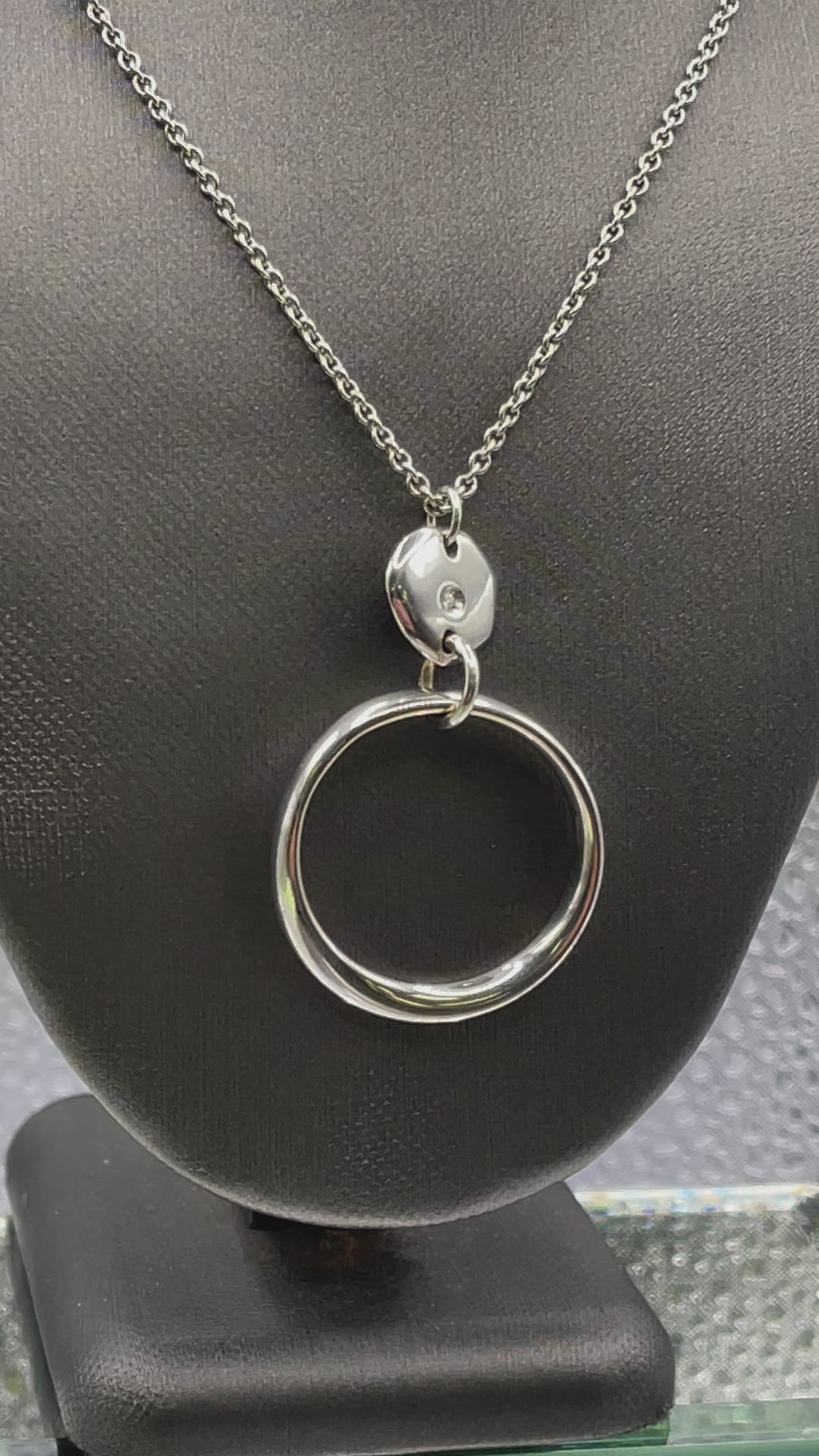 Beautiful Ladies 18 Karat White Gold Floating Diamond Galaxy Pendant & Chain