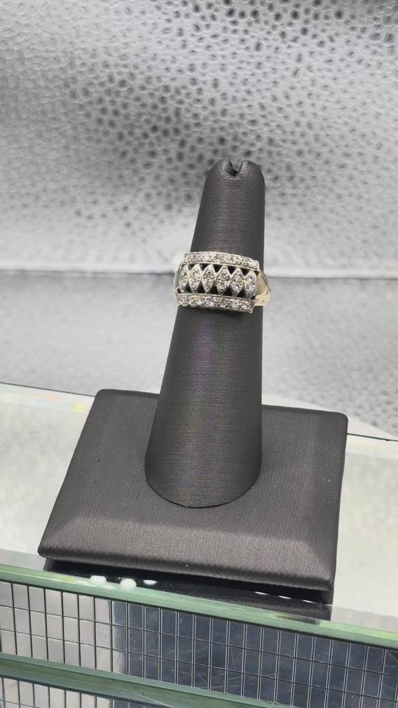 Vintage Ladies 14 Karat White Gold Diamond Band Ring