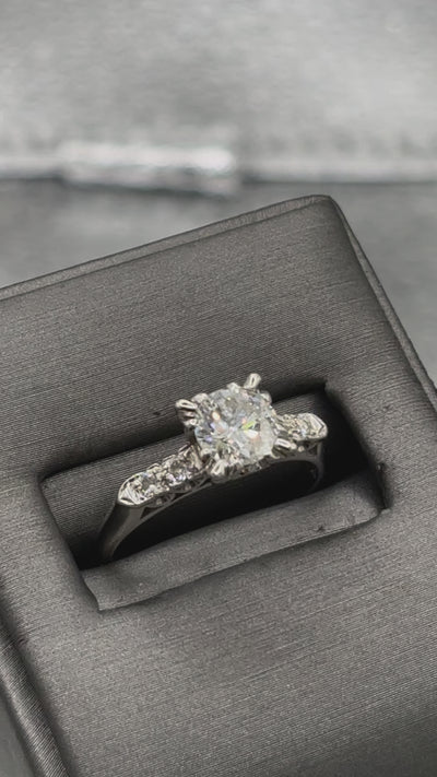Movie of Ladies Vintage 14 Karat White Gold Diamond Engagement Ring