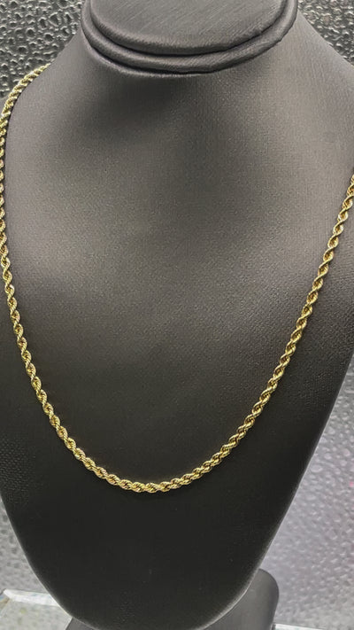 A Classic 14 Karat Yellow Gold Solid Rope chain