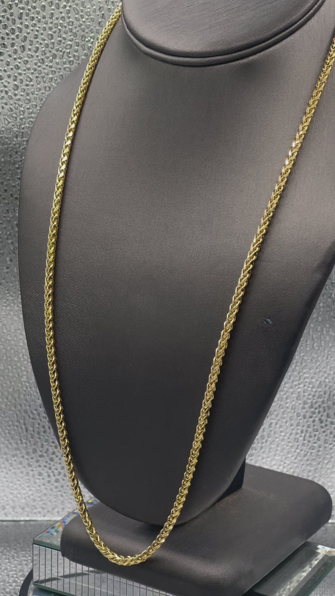 Movie of Ladies/ Gents 14 Karat Yellow Gold Round Foxtail Link Chain