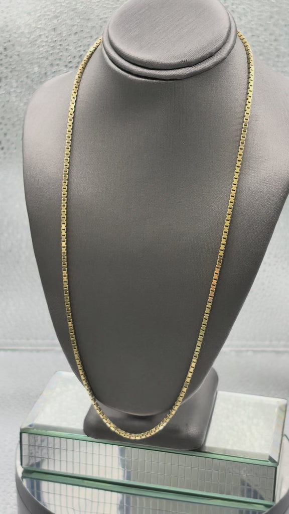 Movie of Ladies/Gents Vintage 14 Karat Yellow Gold Mirrored Box Chain