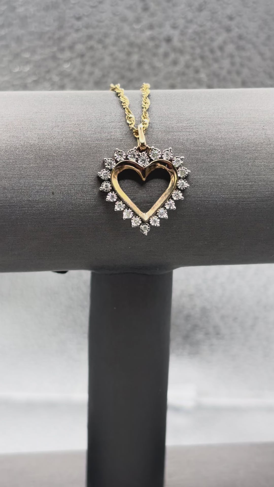 10 Karat Yellow Gold Ladies Diamond Heart Pendant