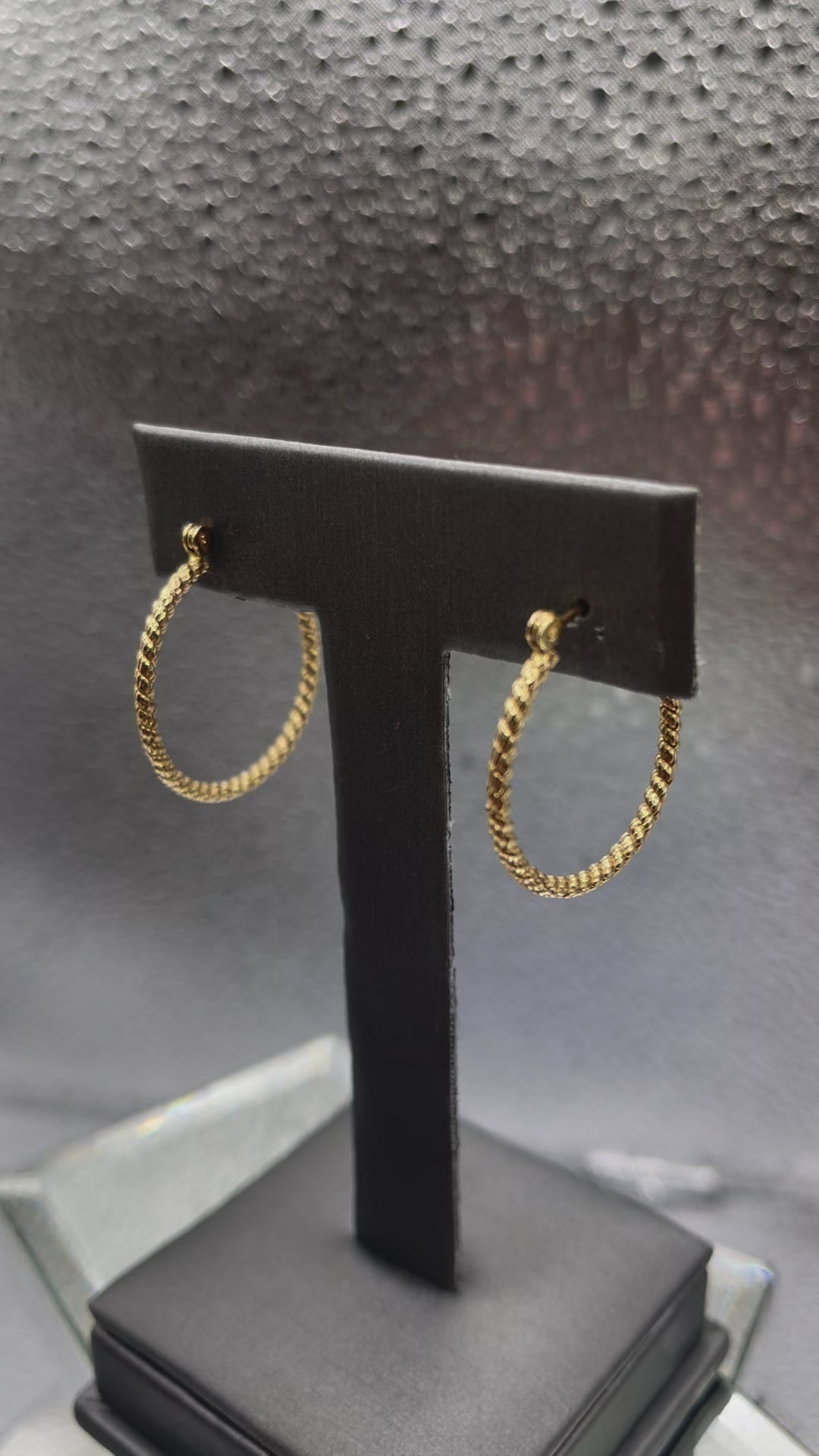 Ladies 14 Karat Yellow Gold Hoop Earrings