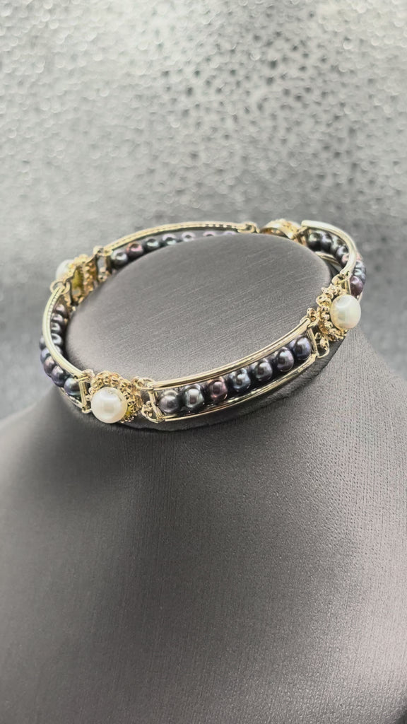 14 Karat Yellow Gold Ladies White & Black Pearl Bracelet