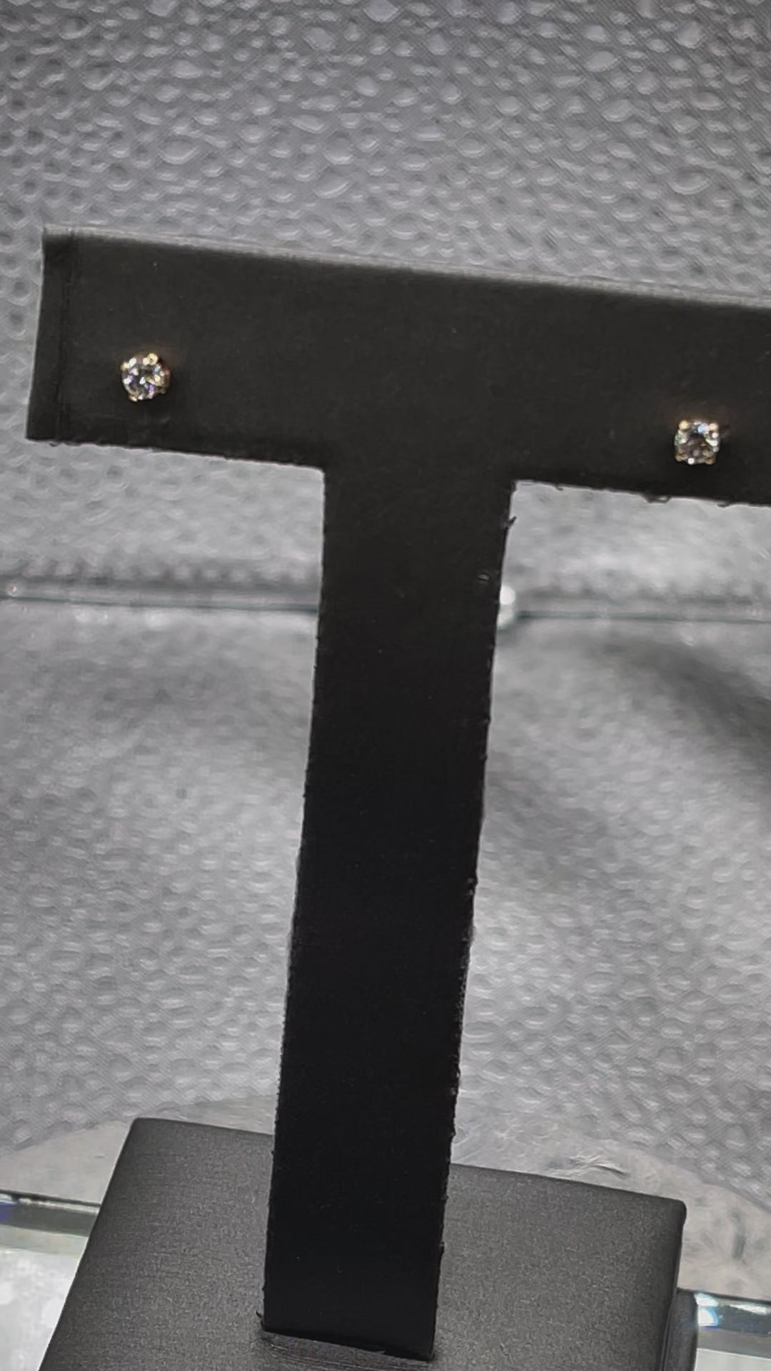 Ladies 14 Karat Solid Yellow Gold Diamond Stud Earrings