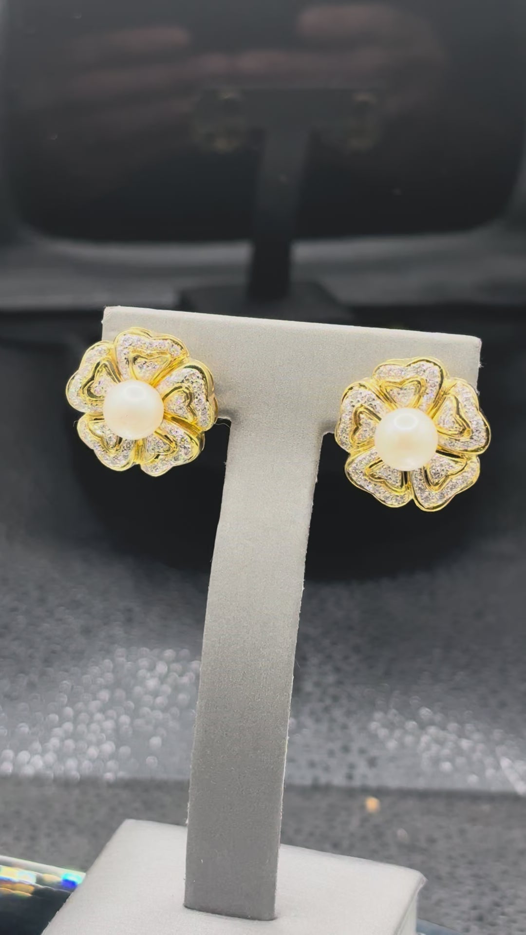 18 Karat Yellow Gold Ladies Diamond & Pearl Floral Earrings with filagree petals
