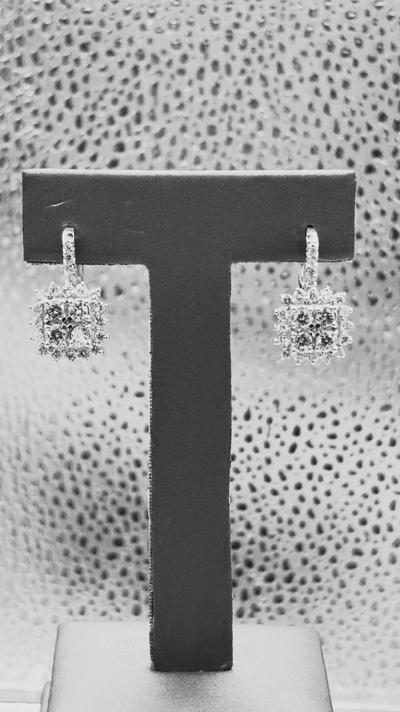 18 Karat White Gold Ladies Fabulous Dangling Diamond Earrings