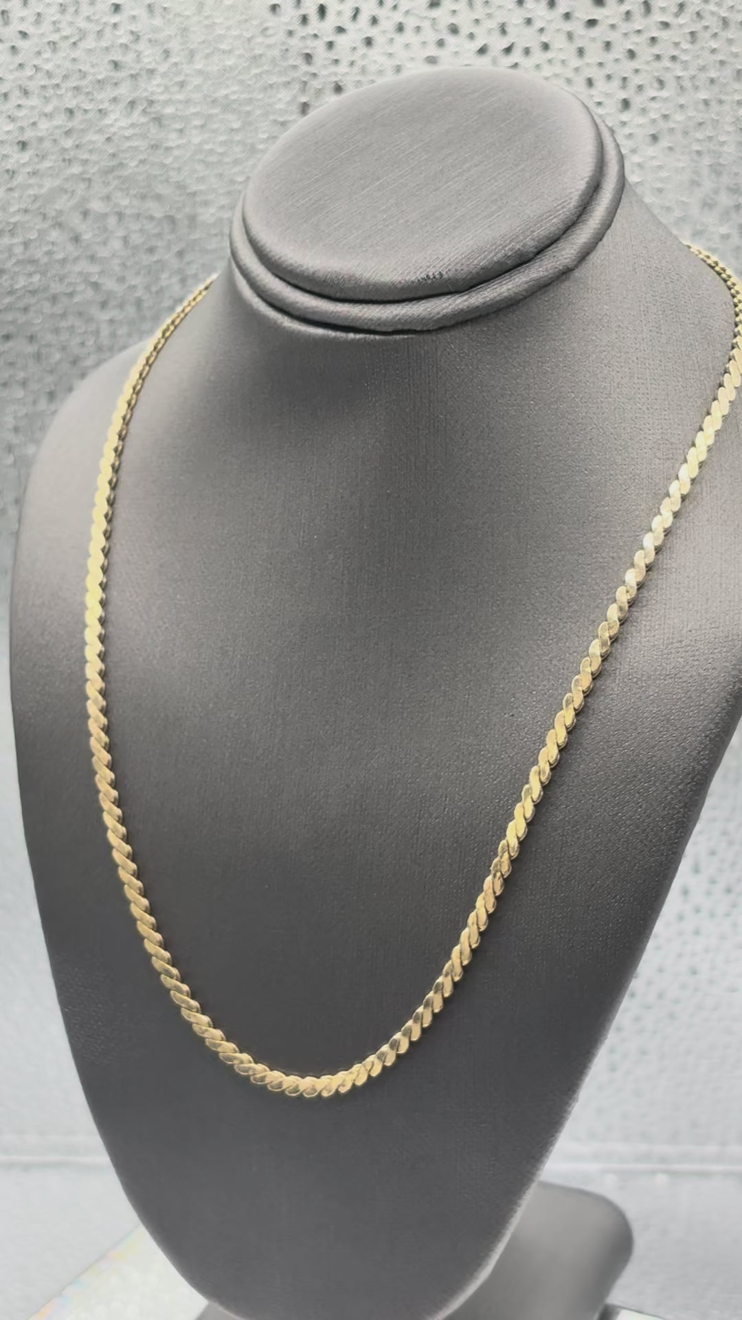 Movie of Ladies Vintage 14 Karat Yellow Gold Double S Link Chain