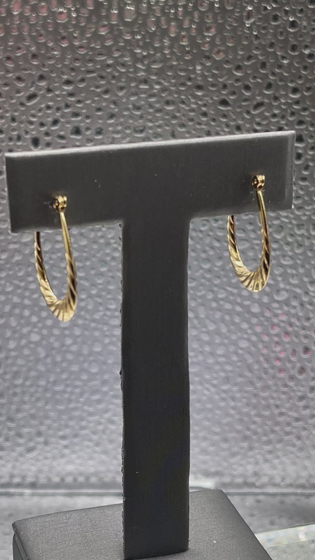 Ladies 14 Karat Solid Yellow Gold Oval Hoop Earrings