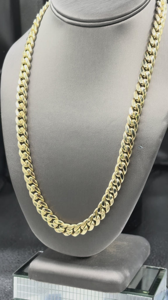10 Karat Yellow Gold Ladies / Gents Cuban Link Chain