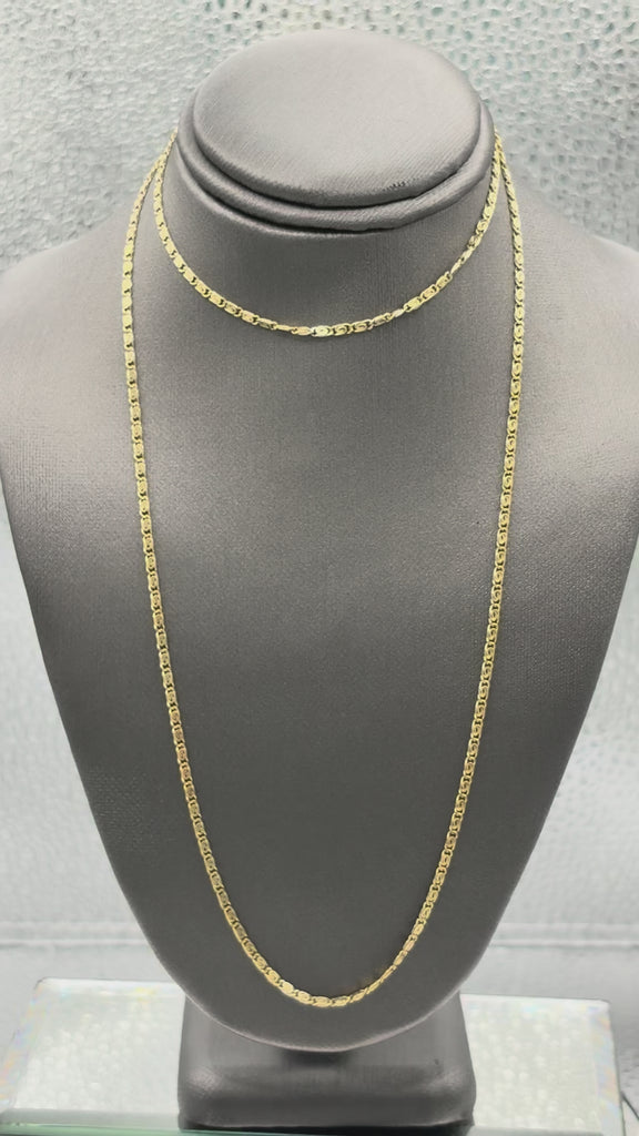 Movie of Ladies 18 Karat Yellow Gold Snail Link Chain