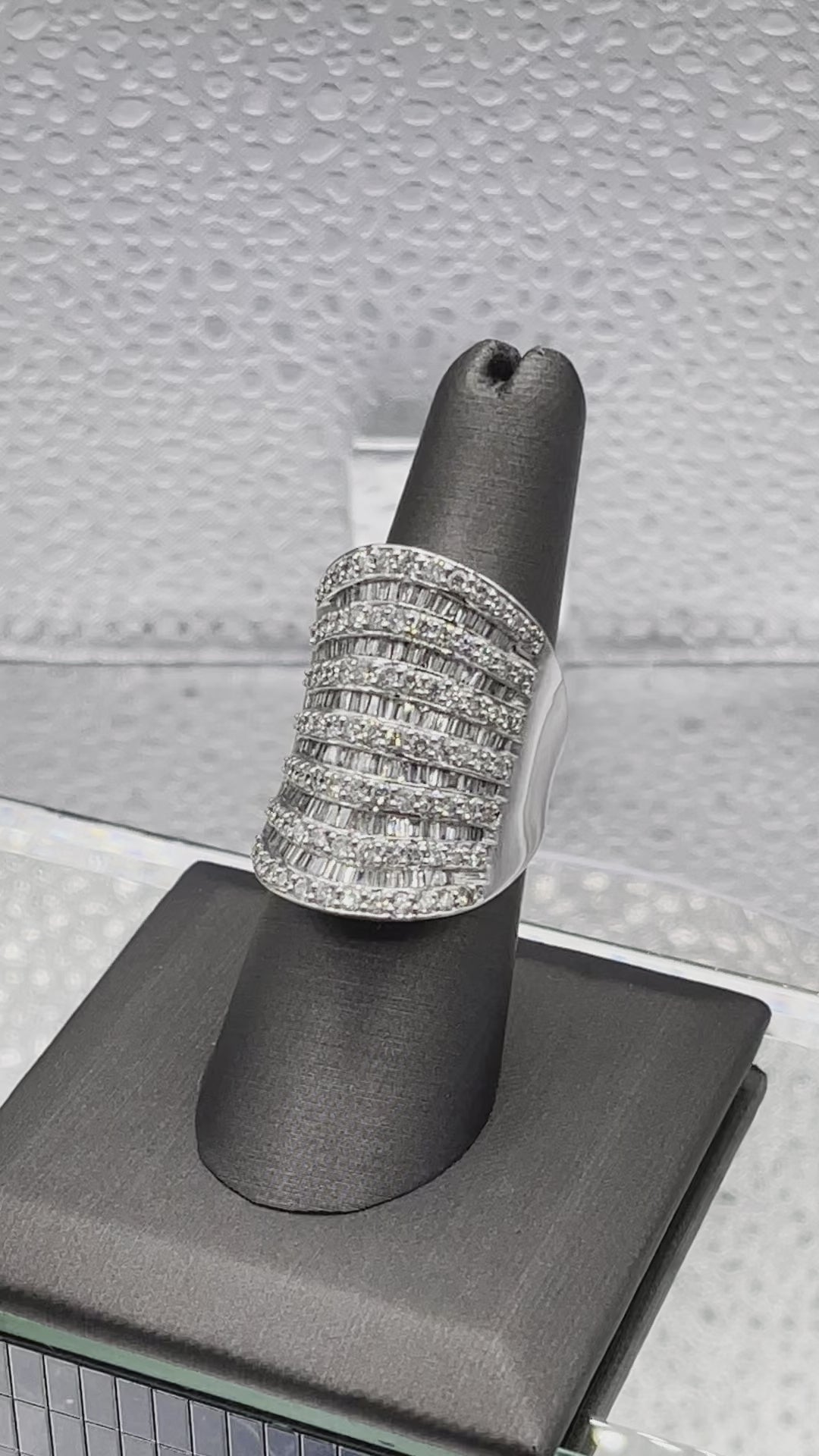 Movie of Ladies 14 Karat White Gold Diamond Cocktail Ring