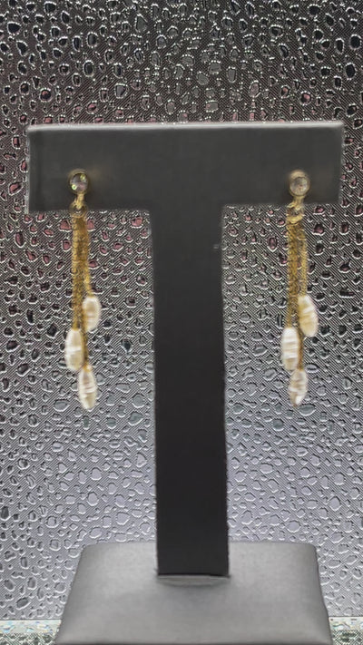Ladies 14 Karat Solid Yellow Gold Freshwater Pearl and Earrings
