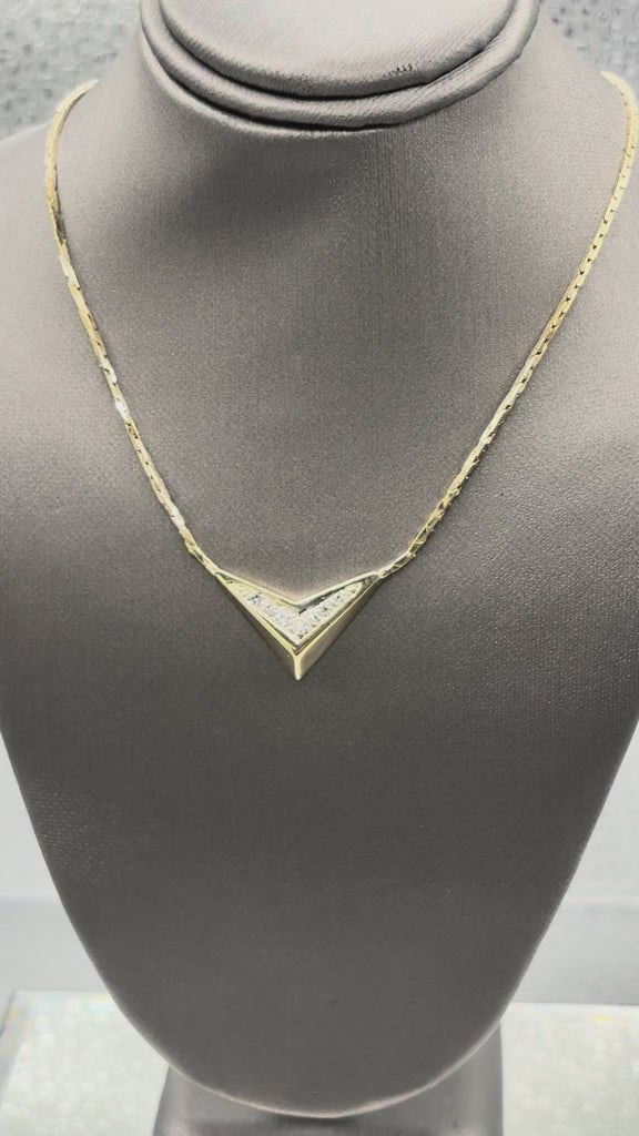 14 Karat Yellow Gold Lad Diamond V Cobra Necklace
