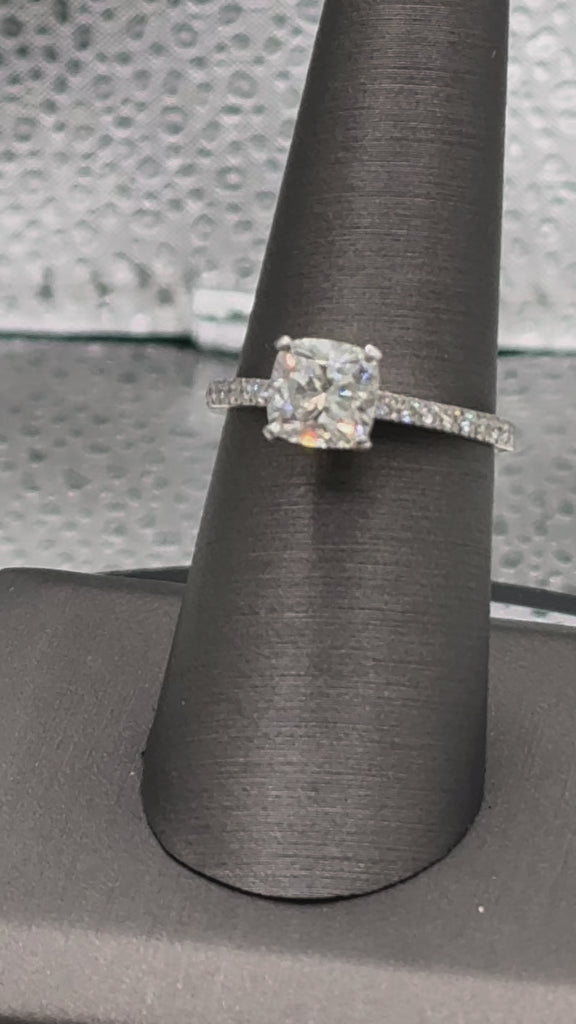 Movie of Ladies Tiffany 950 Platinum Cushion-Cut Diamond Engagement Set