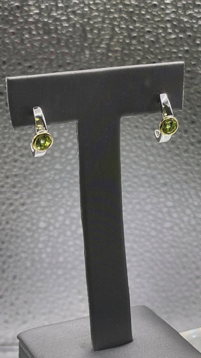 Ladies 14 Karat White Gold and Peridot Post Earrings