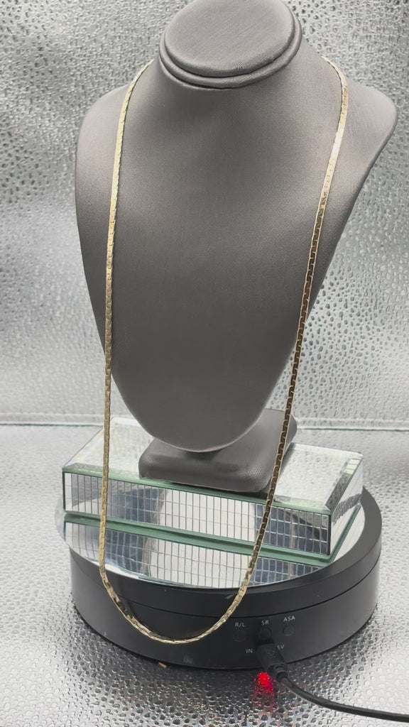 Movie of Ladies/Gents Vintage 14 Karat Yellow Gold Solid C Link Chain