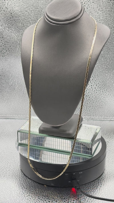 Movie of Ladies/Gents Vintage 14 Karat Yellow Gold Solid C Link Chain