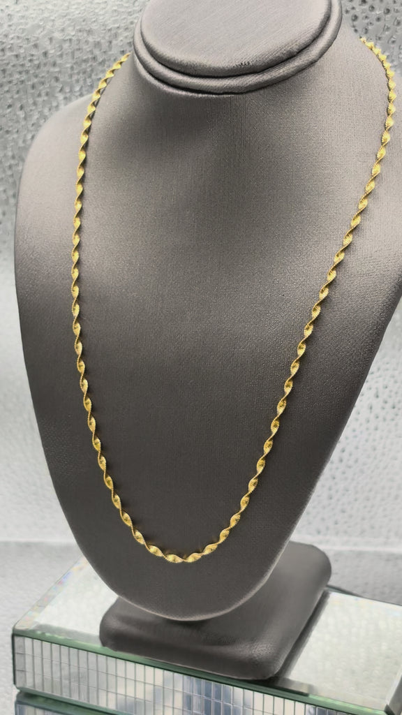 18 Karat Yellow Gold Ladies Twisted Sparkle Chain