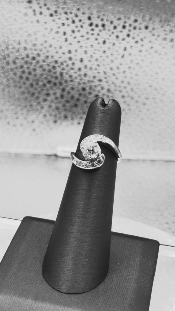 Antique Platinum Ladies Diamond Filagree Swirl Ring