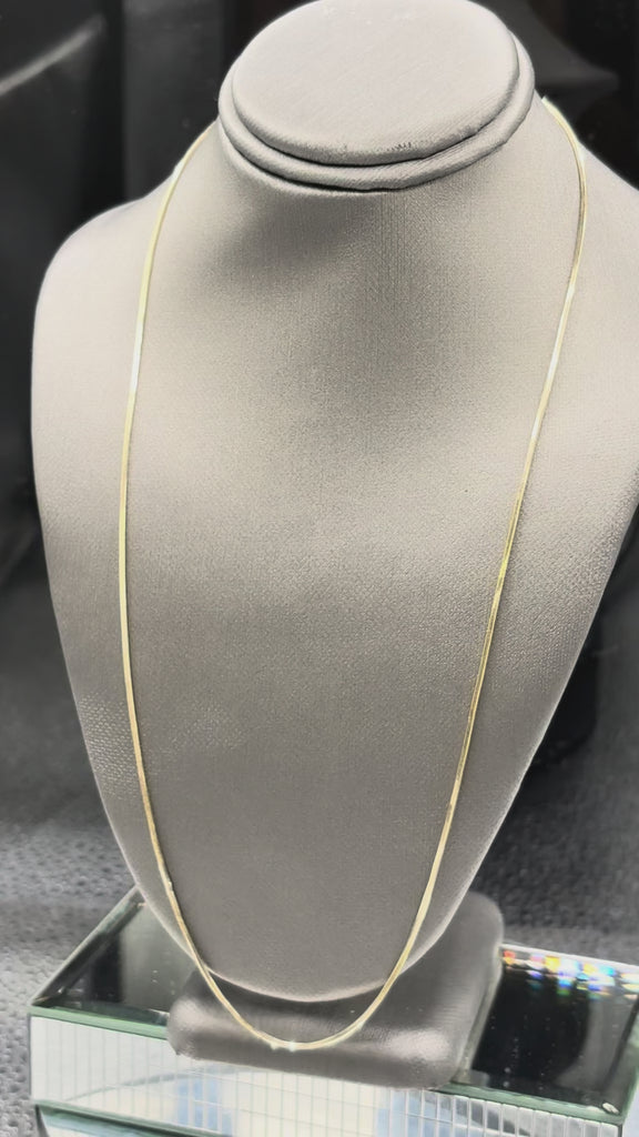 14 Karat Yellow Gold Italian Ladies Mirrored Snake Chain
