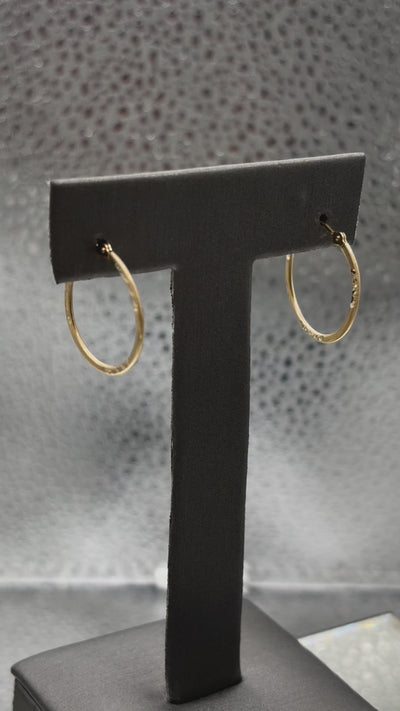 Movie of Ladies beautiful 14 Karat Yellow Gold Diamond-Cut Hoop Earrings