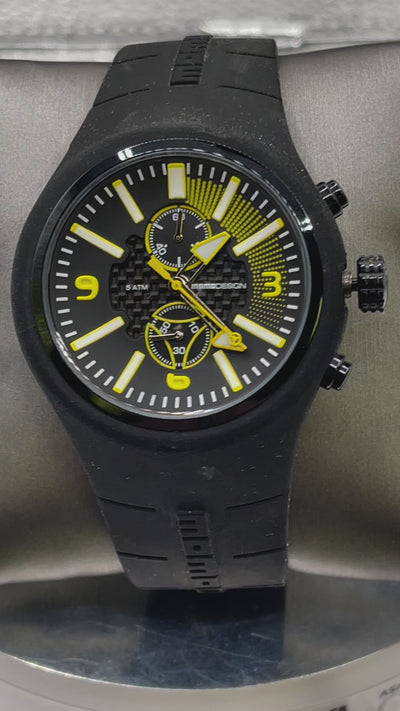 Movie of Men’s MOMO DESIGN CHRONOGRAPH WATCH
