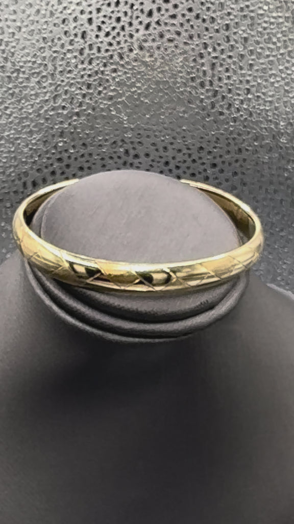14 Karat Yellow Gold Ladies Engraved Bangle Bracelet