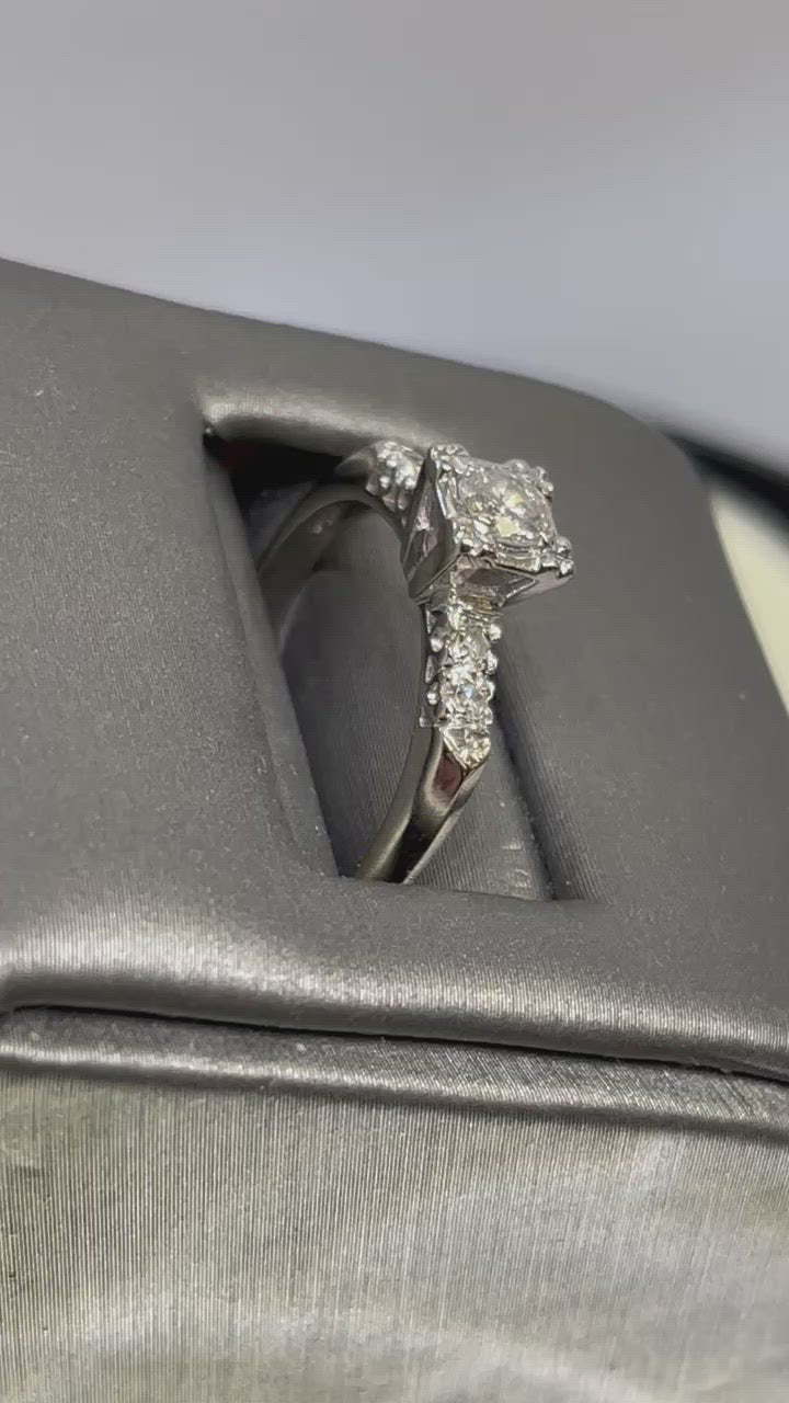 14 Karat White Gold Diamond Engagement Ring Center Round With Accent Diamond Ring