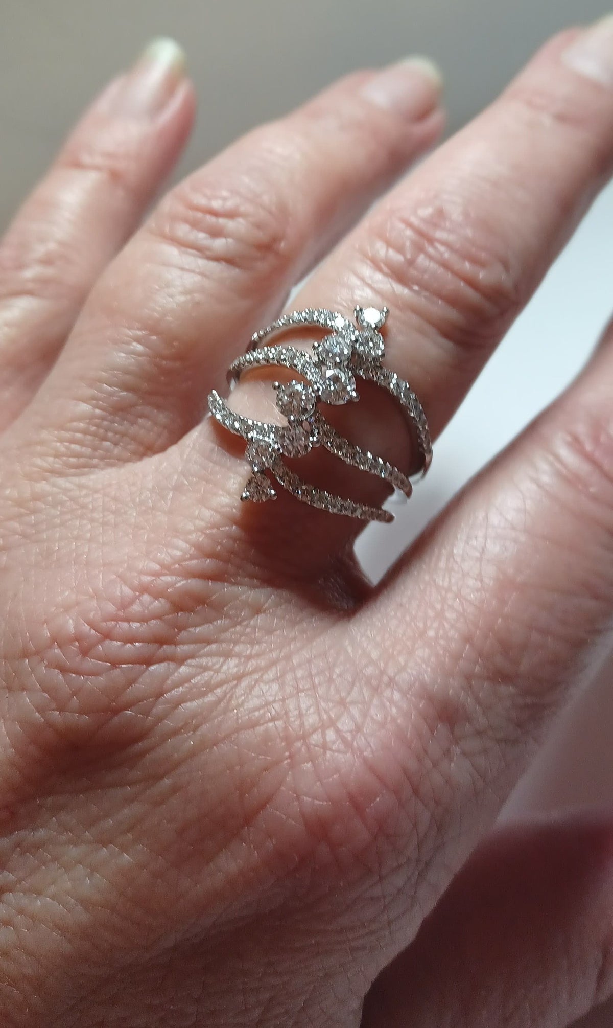18KT White Gold Diamond Ring North South Type Design