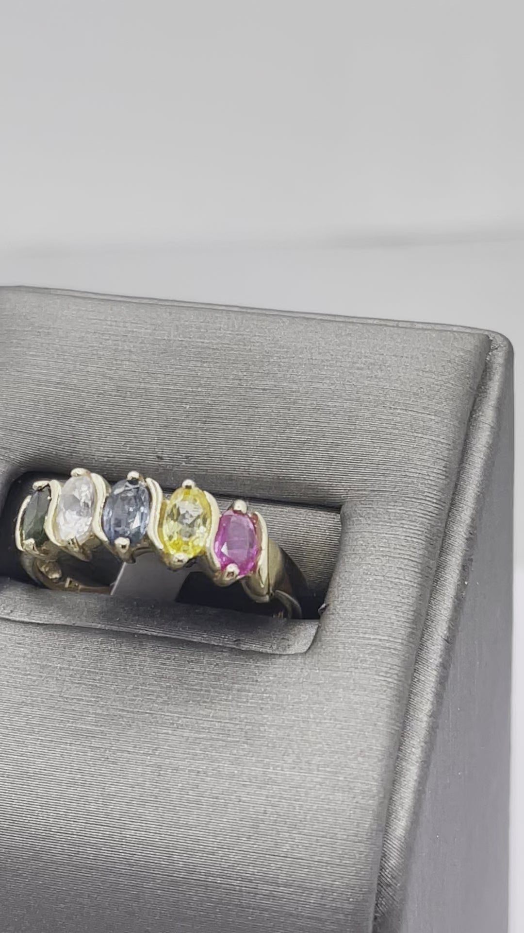 MULTICOLORED OVAL SHAPED TENNIS RING
