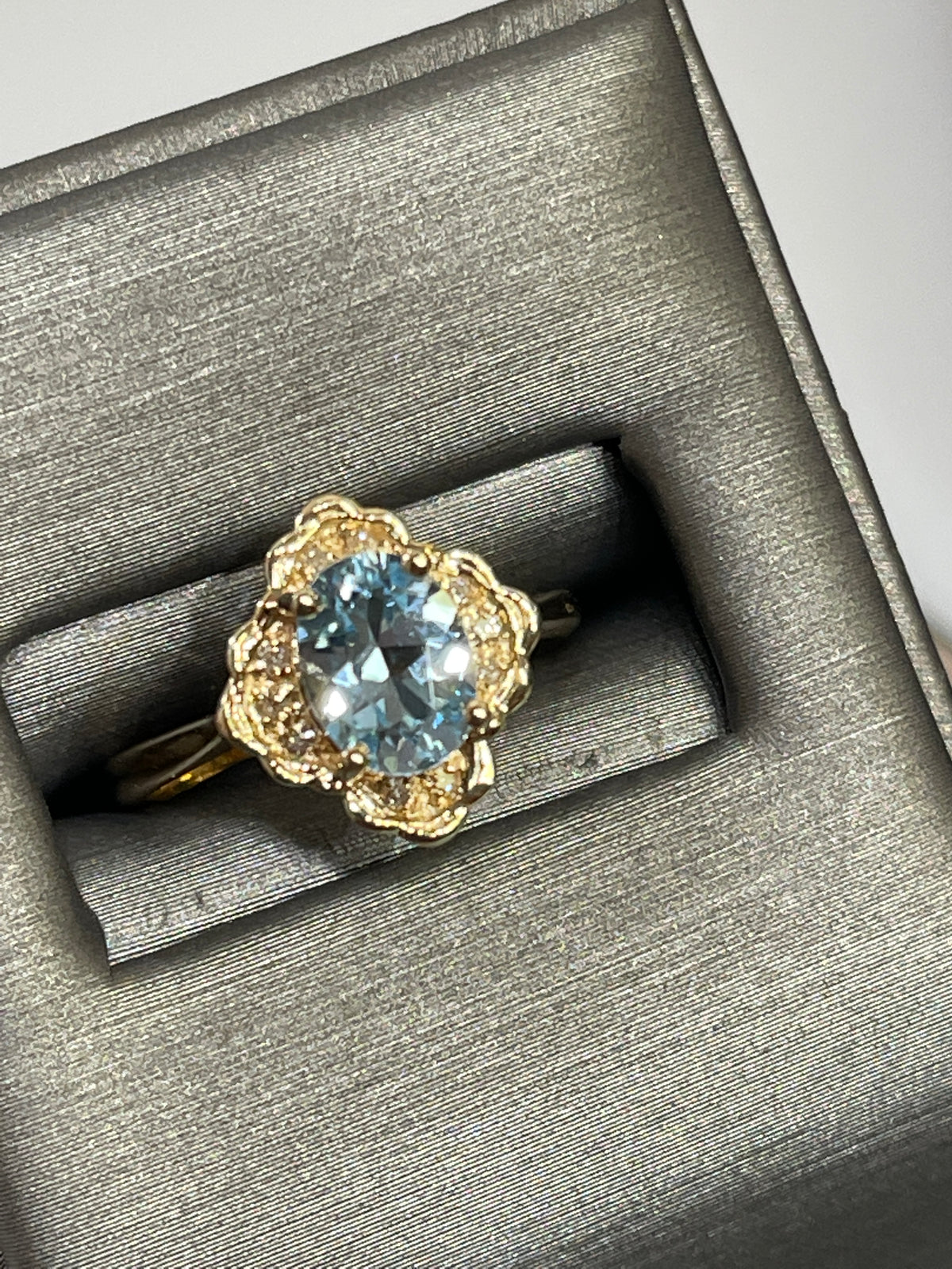14 Karat Yellow Gold Oval Aquamarine & Diamond Ring