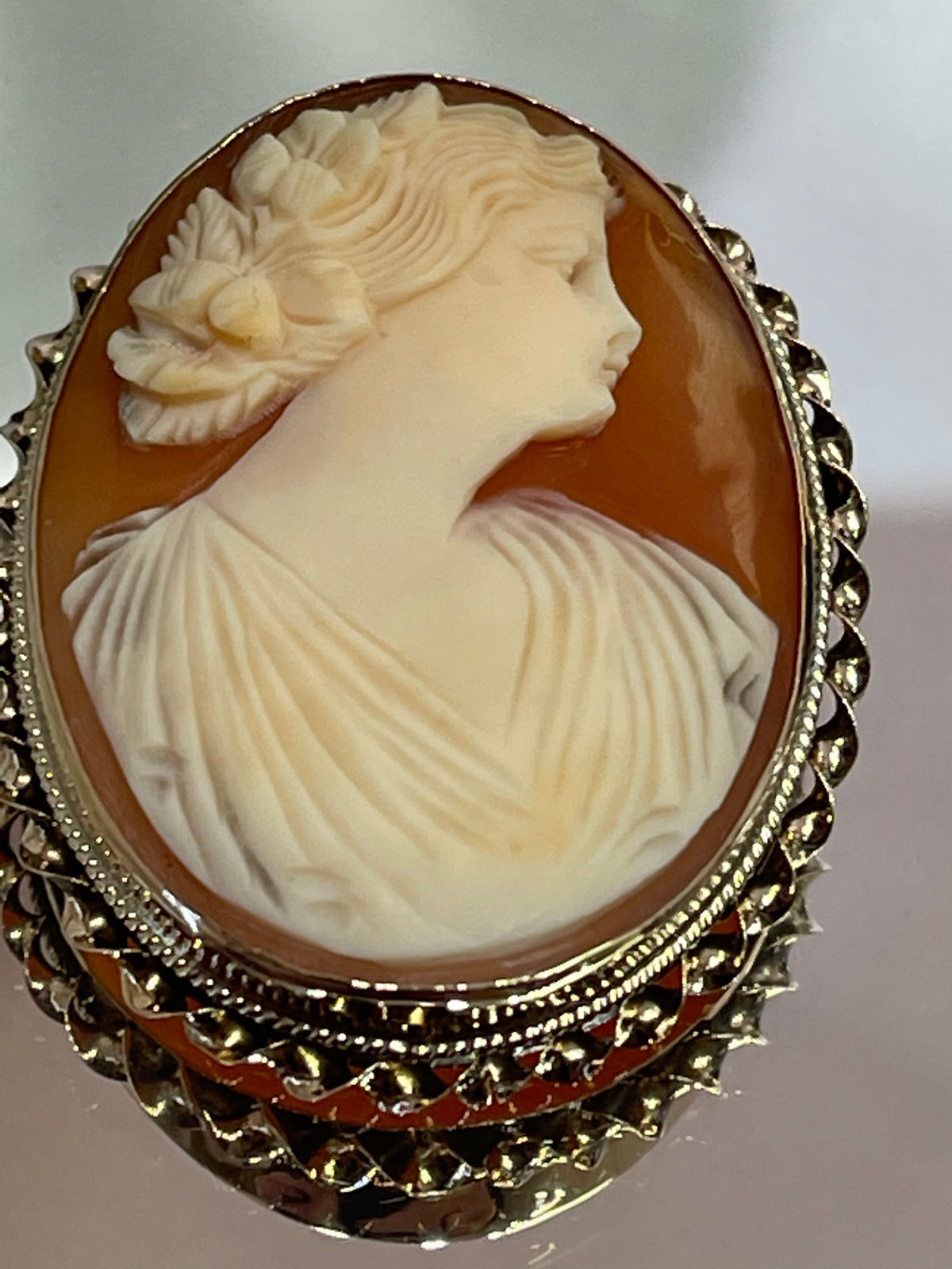 Vintage 10 Karat Yellow Gold Cameo Pin / Pendant / Brooch - Philadelphia Gold & Silver Exchange