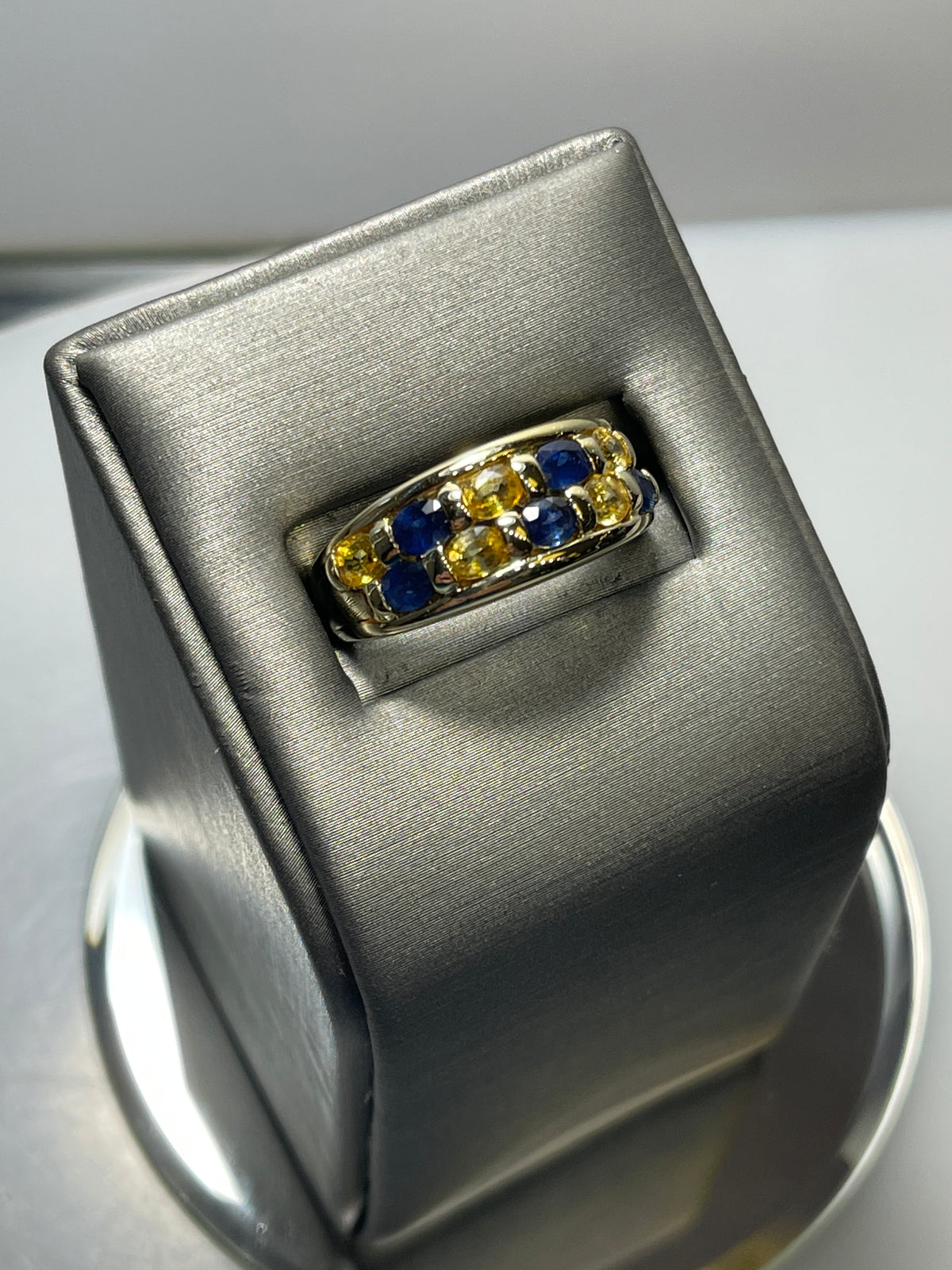 14 KARAT GOLD BLUE & YELLOW SAPPHIRE RING