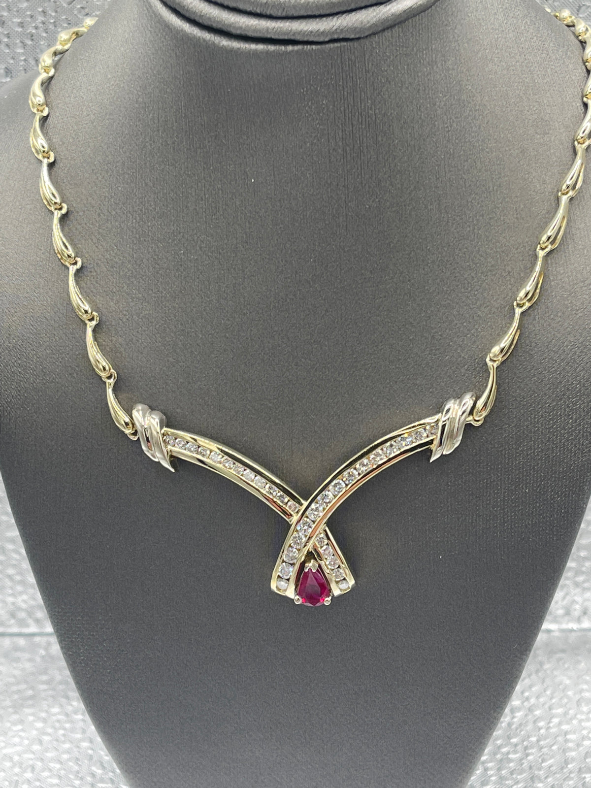 Ladies Incredible 14 Karat Gold Ruby and Diamond Cocktail Necklace