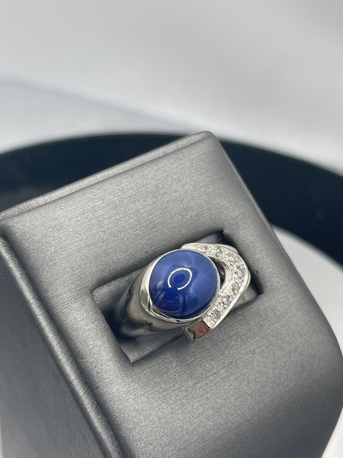 Men's Vintage 14 Karat White Gold Lindy Star Sapphire Cabochon Shape Sapphire With Diamonds Ring