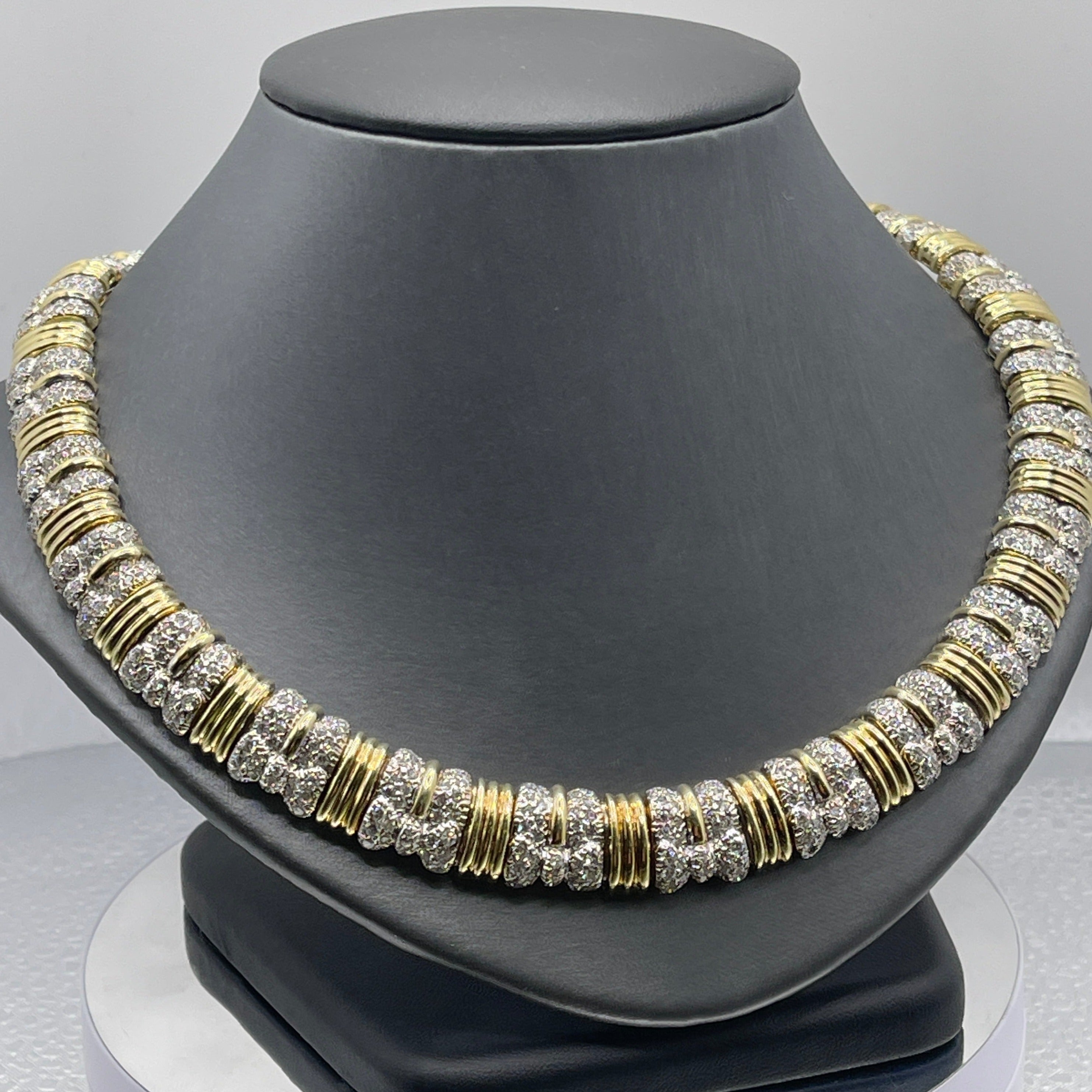 Buy Gul Diamond Necklace Online | CaratLane