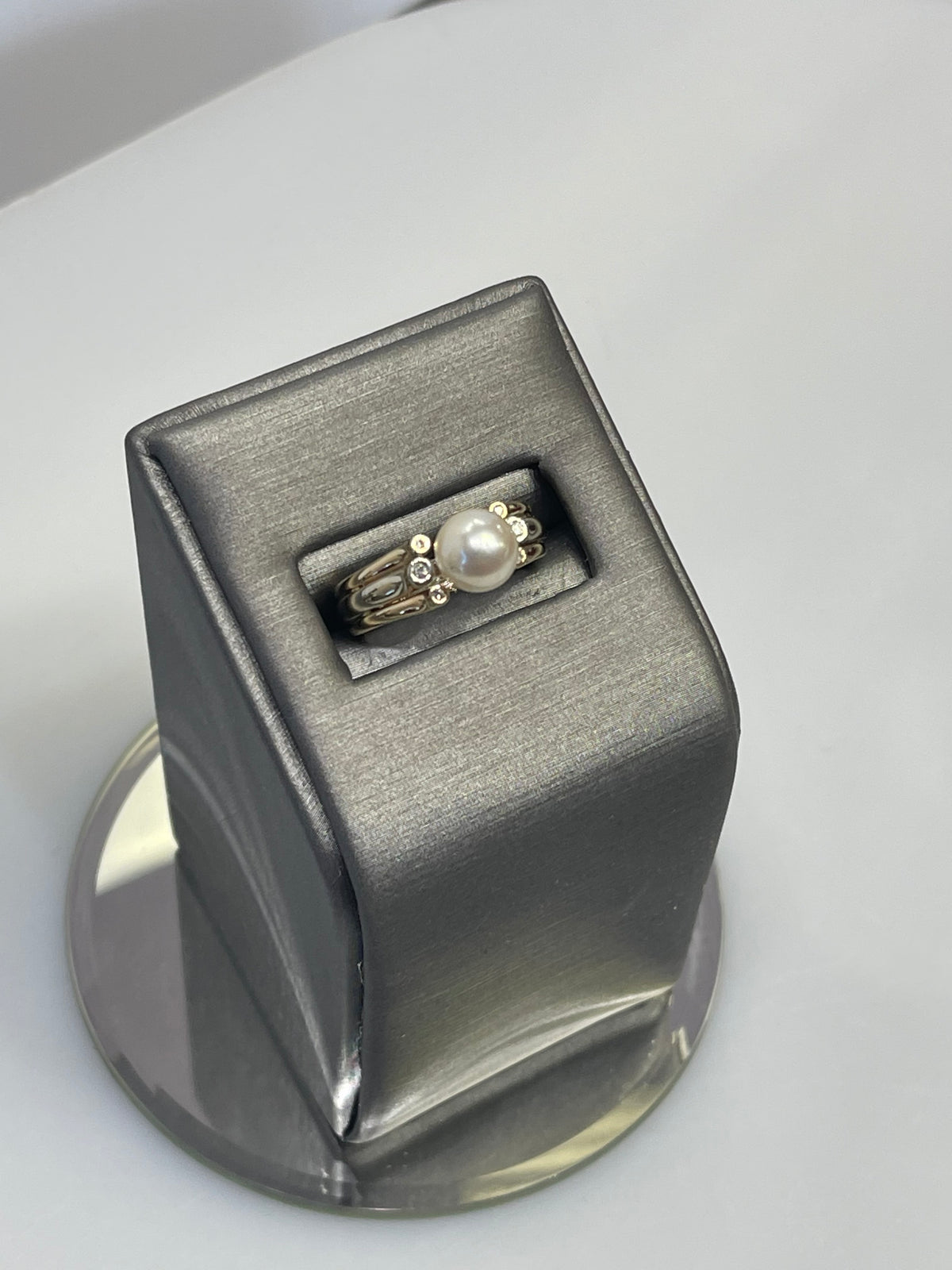 14 Karat Yellow And White Gold - Pearl And Diamond Ring - Philadelphia Gold & Silver Exchange