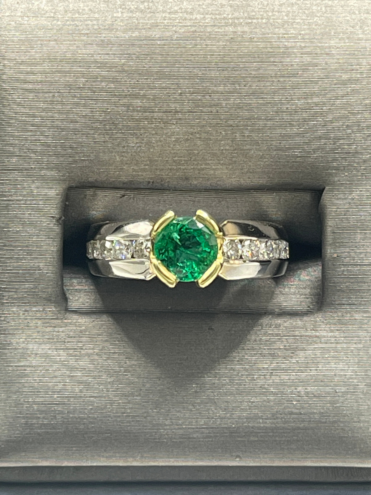 18 Karat White And Yellow Gold Round Shape Emerald & Diamond Ring