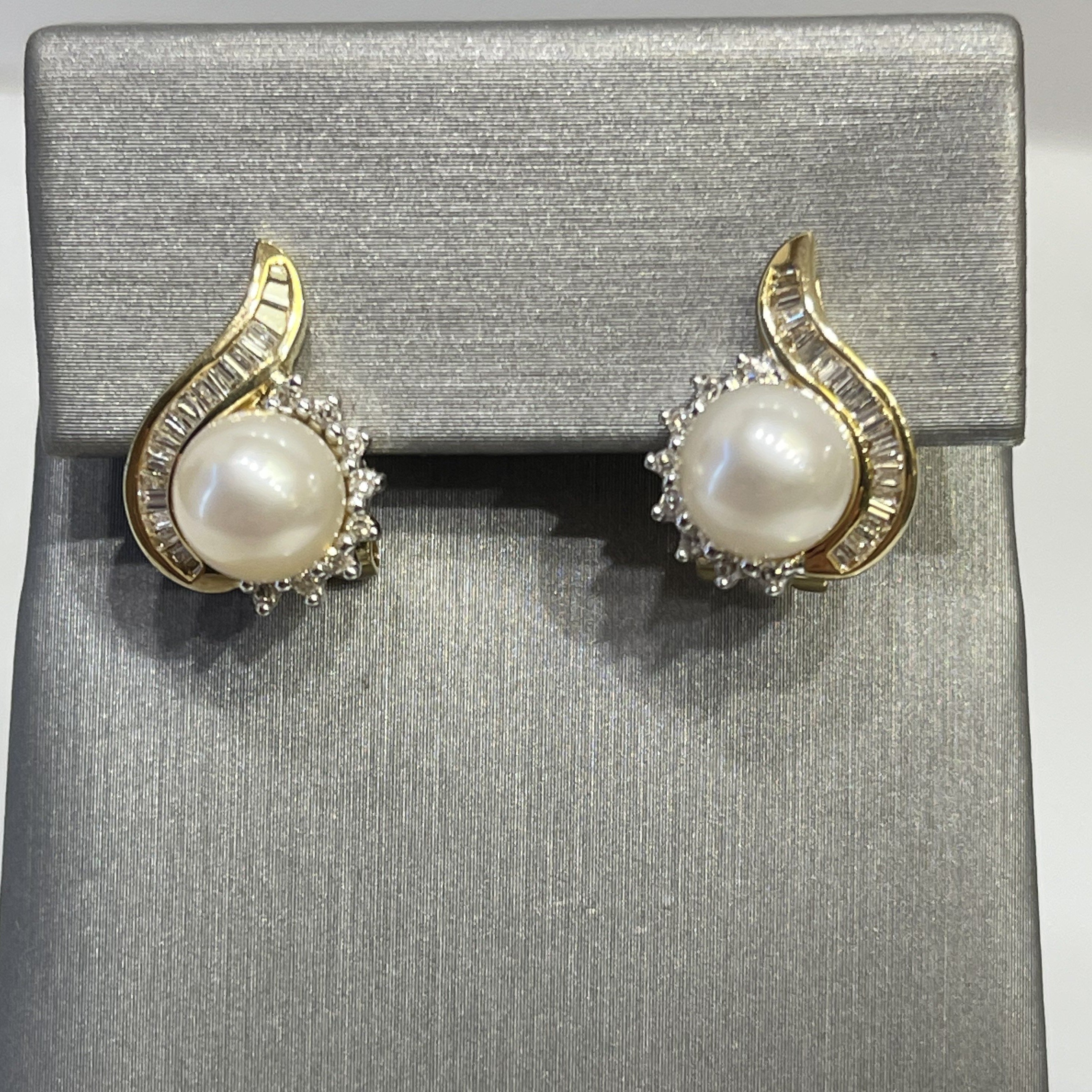 Ladies 14 Karat Yellow Gold Diamond And Pearl Earrings