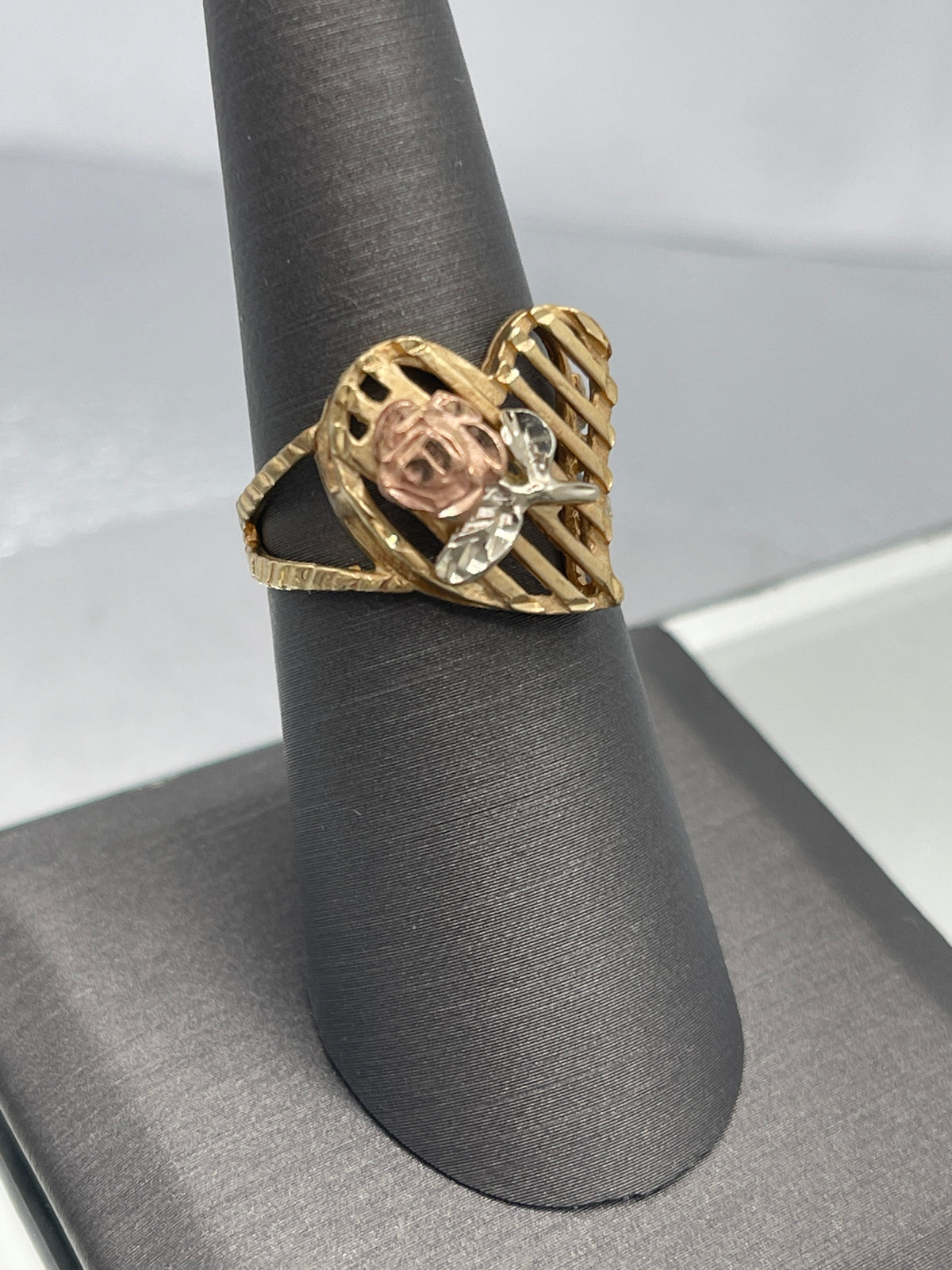 Ladies Vintage 14 Karat Tri-Color Gold Floral Rose Cage Ring