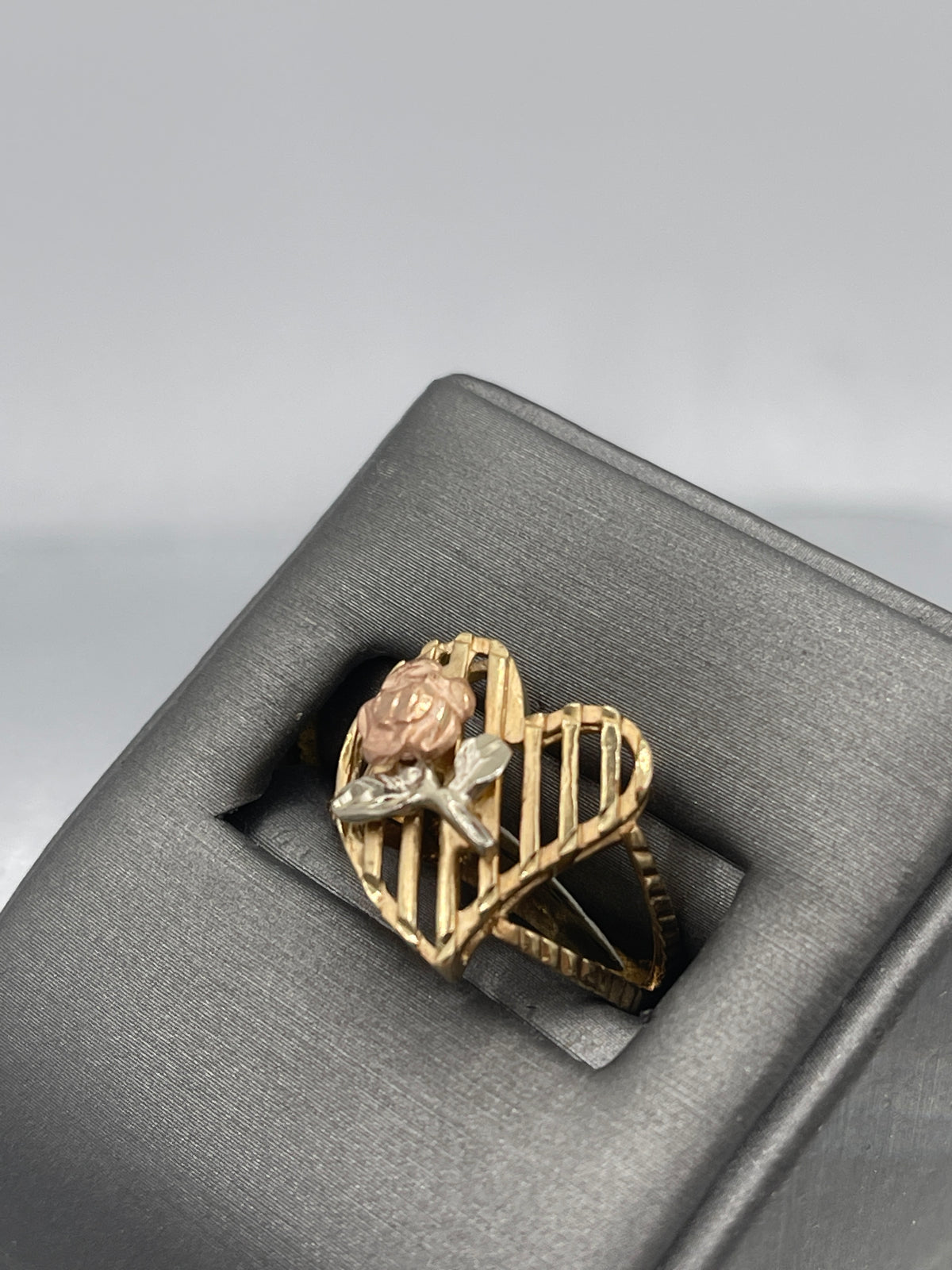 Ladies Vintage 14 Karat Tri-Color Gold Floral Rose Cage Ring
